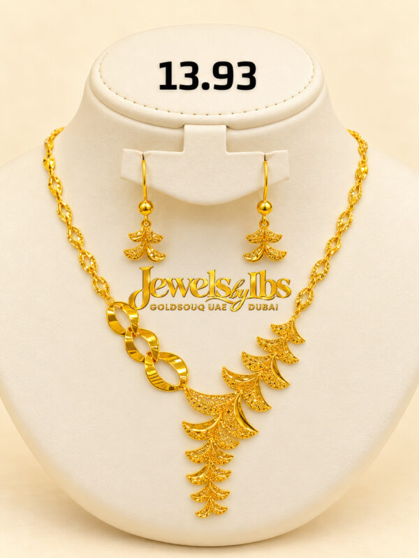 GOLD NECKLACE AND EARRING